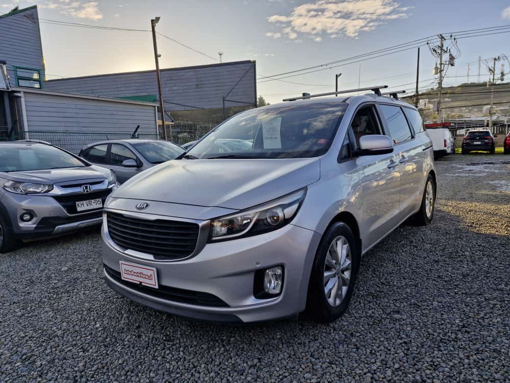 KIA GRAND CARNIVAL 2015